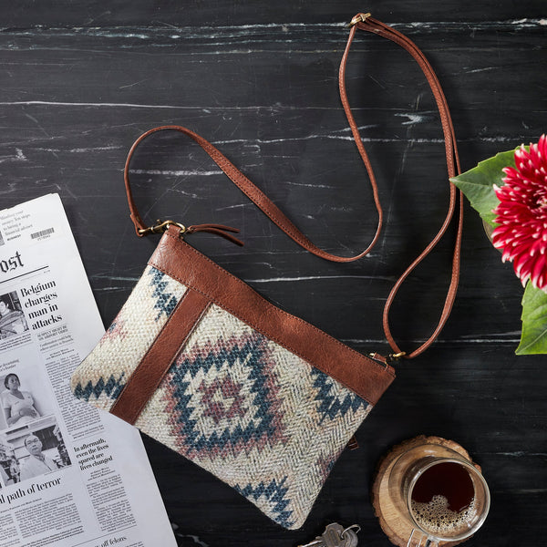 MEDALLION CROSSBODY Allysons Place