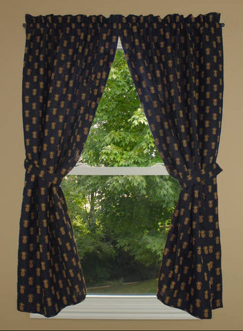 Pineapple Town Black Panels