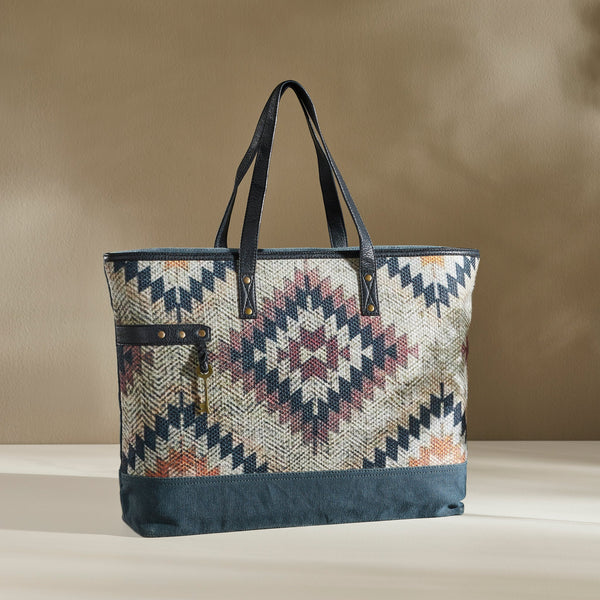 MEDALLION TOTE