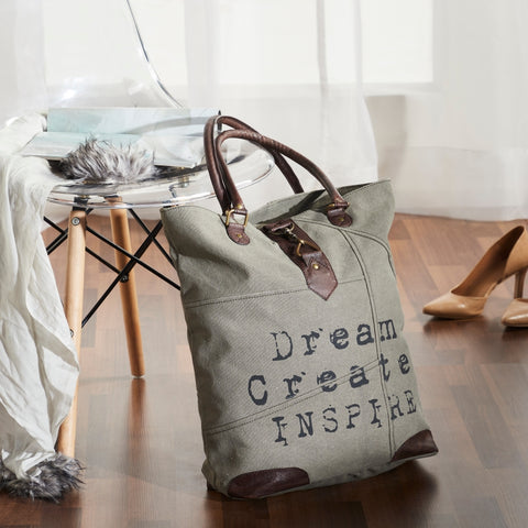 The perfect tote for everyday use, the Dream, Create Inspire tote can hold everything from your books and laptop when you're headed off to school to fresh produce when you come back from the market.