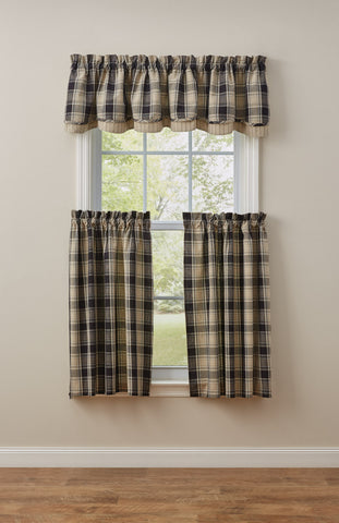 The deep black and classic cream large plaid fabric of the Soapstone Lined Layered Valance in colors of black, sandy brown and cream, will give your windows that country farmhouse appeal!