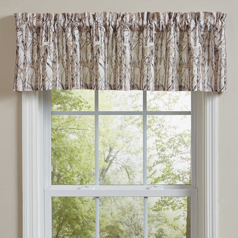 Add beautiful outdoorsy style to your home with the Birch Forest Valance! The warm tones will complement country decor perfectly! Coordinate with the complementary kitchen linens for a complete look!