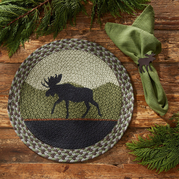 The Moose Braided Placemats are perfect for your rustic kitchen decor.  While offering soft texture, these circle placemats will add a sense of the great outdoors to your table with green and grey tones and the moose silhouette. 