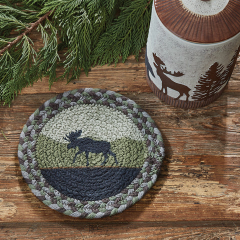 The Moose Braided Placemats are perfect for your rustic kitchen decor.  While offering soft texture, these circle placemats will add a sense of the great outdoors to your table with green and grey tones and the moose silhouette. Coordinate with our other Moose braided Rugs, Coasters, and Placemats for the complete look!