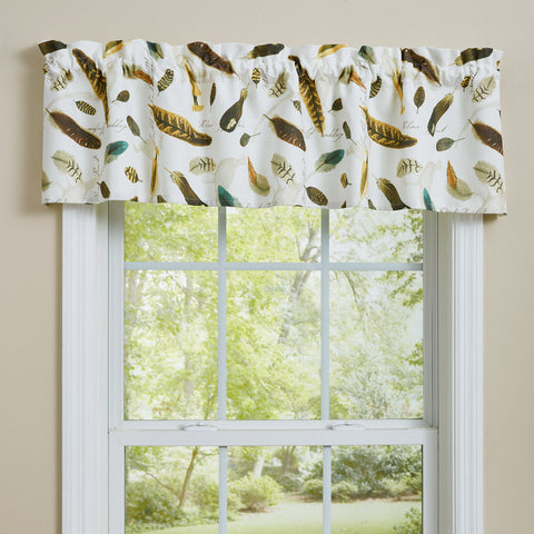 Add a gorgeous accent to your country kitchen with the Pheasant Run Valance! Featuring colorful phesant feathers and shadows in the background, this valance is sure to add a unique and stylish touch to your decor!