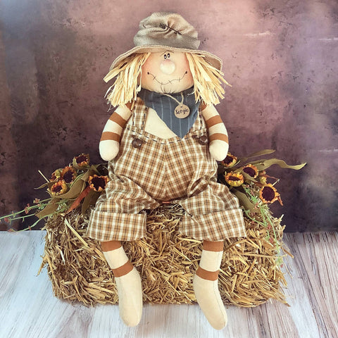 Primitive Sergio the Goofy Scarecrow figurine by Honey and Me, 19-inch rustic fall farmhouse décor