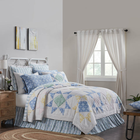 Bring farmhouse cottage charm to your bedroom with the Jolie Queen Quilt Set. Includes 90x90 quilt + 2 standard shams in star patchwork, 100% cotton.