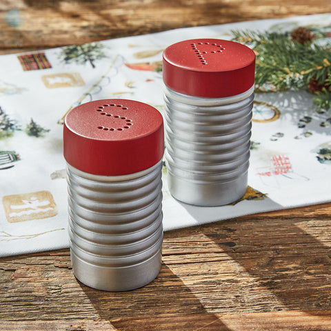 Add a charming rustic touch to your kitchen with the Vintage Thermos Salt & Pepper Set! Pair with the Vintage Thermos spaghetti keeper, canisters, bread box, mugs, and paper towel holder for a complete look!
