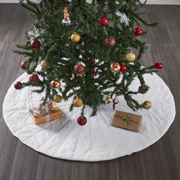 Quilted White Velvet Tree Skirt with Red Bow Ties 48