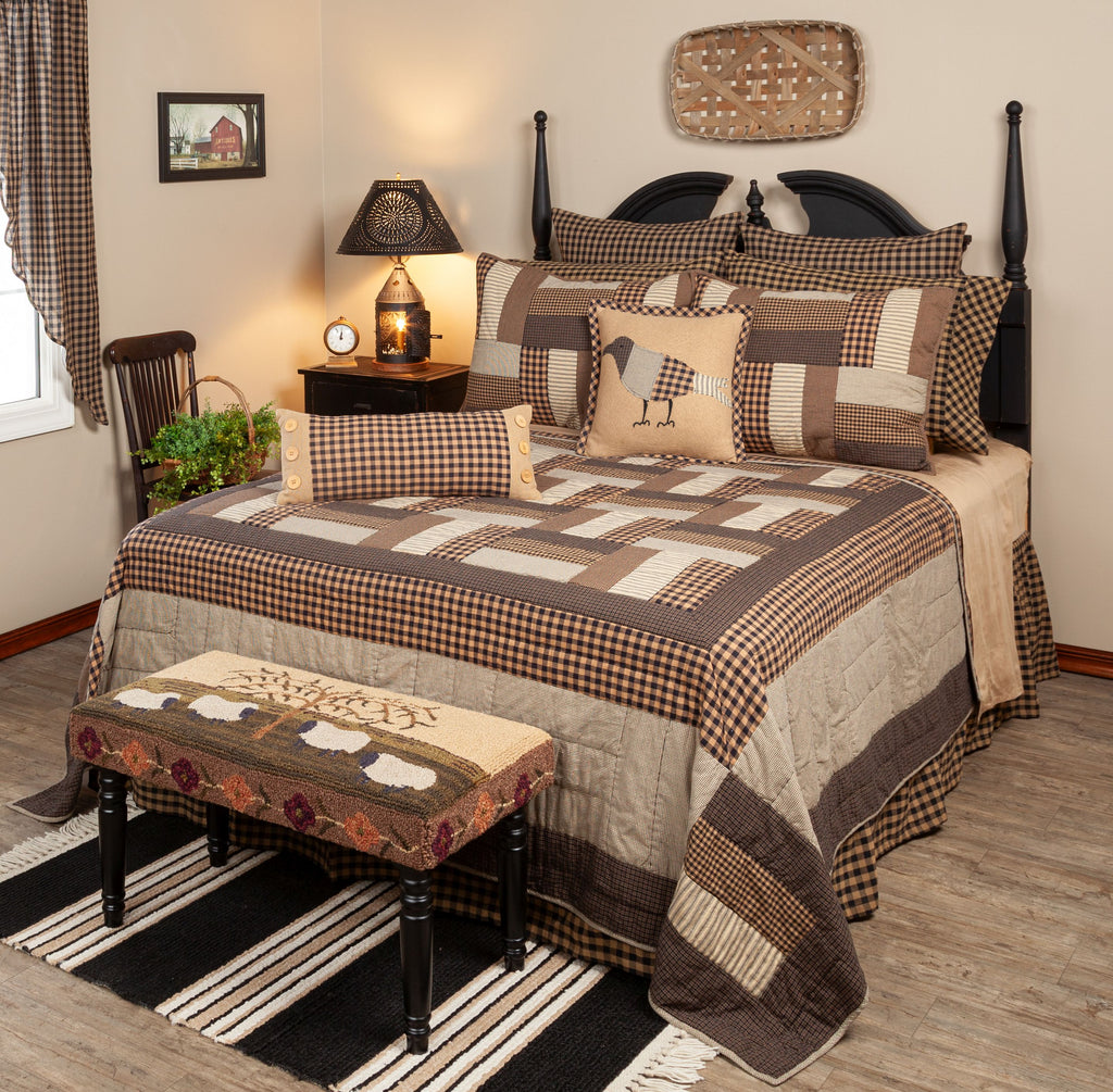 Jamesport Queen Quilt 90Wx90L with standard shams combo