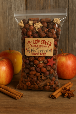 Fill your home with the cozy scent of Apple Cinnamon. This rosehips potpourri includes cinnamon sticks and star accents for rustic charm.