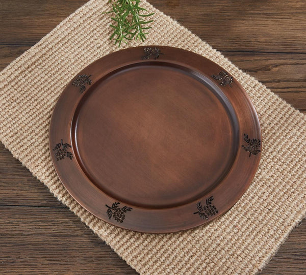 Complement your decor with this rustic Valley Pine Charger! Enhance the appeal of your dining room or use to display your favorite candles! Coordinate with the complementary canisters, napkin and salt & pepper caddy, and bread box!