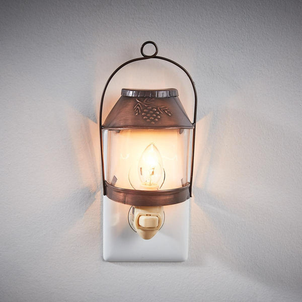 Light up your home in style with the Valley Pine Night Light! Featuring warm tones and a charming pinecone design, this night light is a charming way to bring the outdoors into your home!