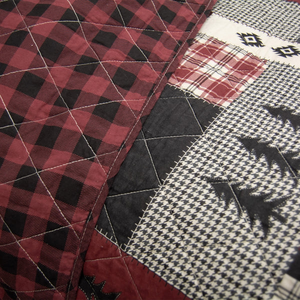 Bear Peak Quilt Set – Rustic Lodge Patchwork Bedding in Red, Black & Gray