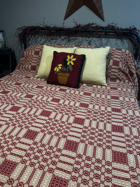 WESTBURY QUEEN BED COVER CRANBERRY/LINEN 94"X104"