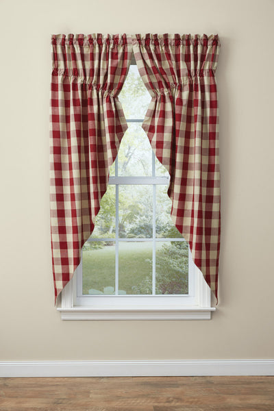 These lovely Wicklow Garnet Lined Prairie Gathered Curtains provide the perfect window treatment for any country home! Sporting a warm tan & black traditional check pattern, this unassuming design is both pretty and practical! 