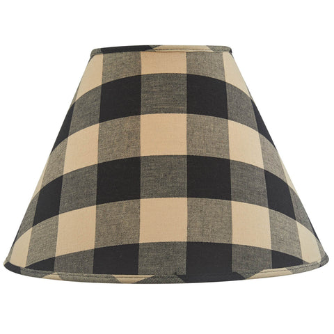 The simple color palette of the Black Wicklow Check Lampshades will provide a subtle elegance to your country decor! This popular collection offers coordinating items as well (all sold separately), to complete your look! Simply beautiful!  Colors: Black & Farmhouse Tan