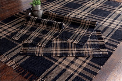 Black and Beige plaid 24" x 42", Rag Rug Fringe Reversible. Primitive Country Farmhouse Home Decor. Visit website for free s/h & discount offers.