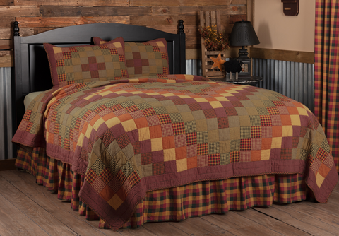 Heritage Farms California King Quilt Set; 1 Quilt with 2 Shams, cascading blocks of various colors of burgundy, mustard, and black plaid and check fabrics, Primitive Country Farmhouse Quilted Bedding Home Decor.