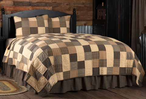 Kettle Grove King Quilt Set; 1-Quilt 110Wx97L w/2 Shams 21x37
