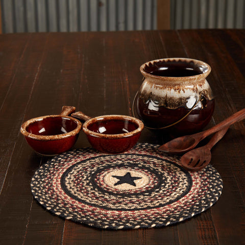 Colonial Star Jute Round Trivet. Woven braided jute wool blend fabrics in natural, country black, and bright red displayed in concentric circles surrounding a prominent Colonial Star applique. Visit website for FREE s/h & discount offers. Primitive Country Farmhouse Home Decor.