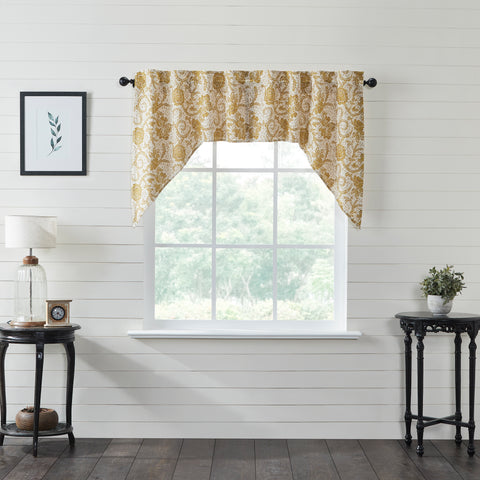 Dorset Gold Floral Swag Set of 2 adds a classic farmhouse touch to your decor. Shades of natural creme, mustard gold, and golden brown accented along with straight edges,