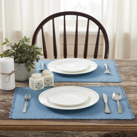 Burlap Blue Table, Placemats A soft blue burlap adds a cool, coastal style with rustic texture.