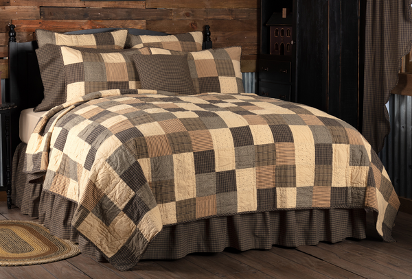 Kettle Grove Luxury King Quilt 120Wx105L, Patchwork black and creme, Primitive Country Farmhouse home Decor.