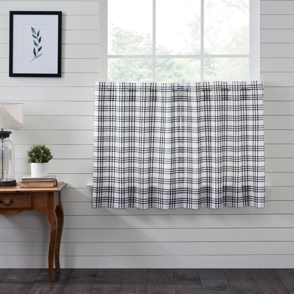 Sawyer Mill Black Plaid Tier Set of 2 L36xW36
