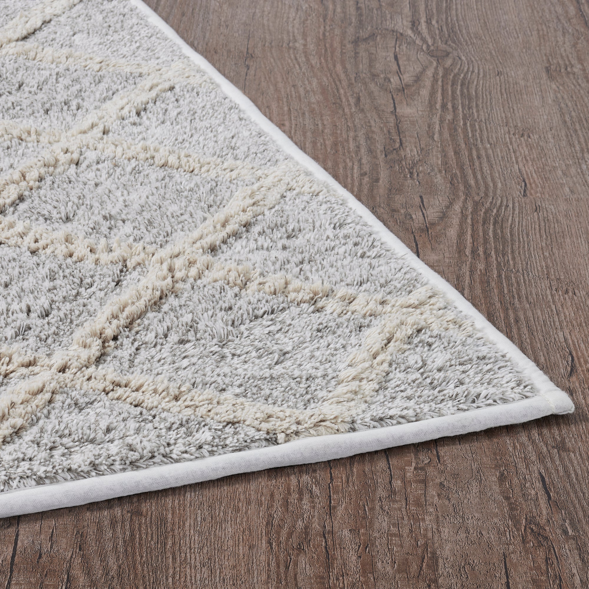 Frayed Lattice Oatmeal Bathmat 27x48 - Allysons Place