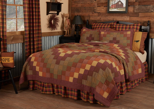 Heritage Farms California King Quilt 130Wx115L