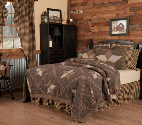 Farmhouse Star California King Quilt 130Wx115L