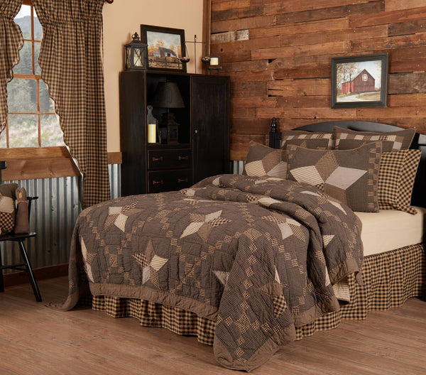 Farmhouse Star King Quilt 110Wx97L