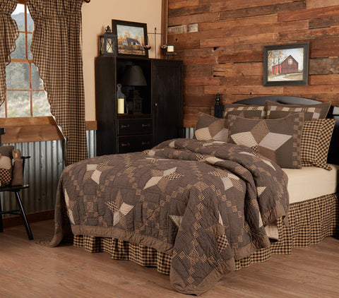 Farmhouse Star King Quilt 110Wx97L