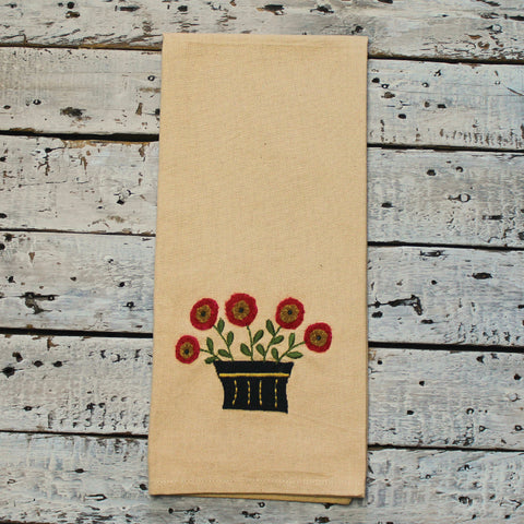 Our Nutmeg Folk Flower Basket towel is made of cotton with an elegant design. This is a 18 In x 28 In towel. The unique design lends a distinctive touch.