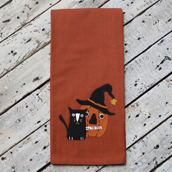 Cat And Pumpkin ..Oh My Orange Towel (set of 2) features pumpkin and cat friends on an orage background. 