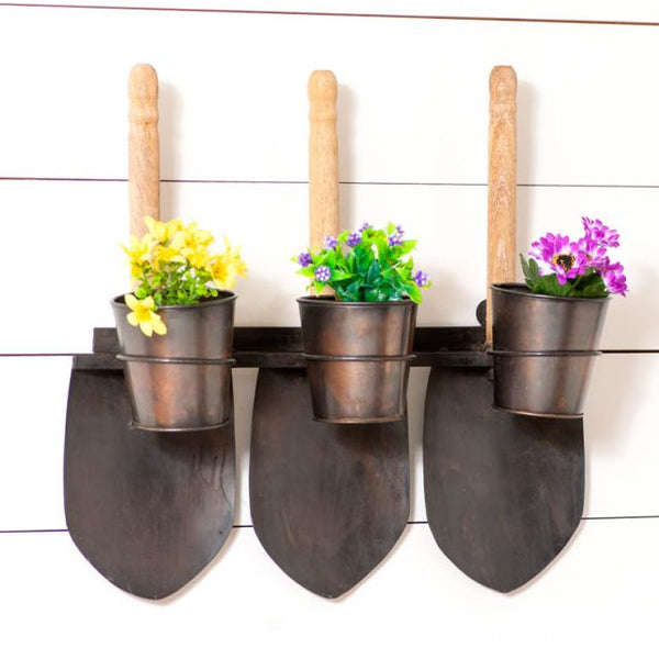 Garden Tool Flower Rack, a trio of rustic garden spades make the perfect background to three small pots with a faux aged-copper finish. Primitive Country Farmhouse Home Decor.
