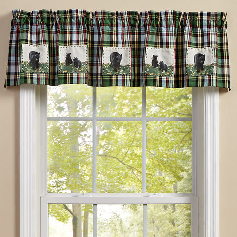Add a beautiful rustic touch to your home with the Happy Trails Bear Patch Valance! The classic plaid pattern is a timeless way to add style to your decor, while the adorable baby and mama bear patches are a fun way to bring the outdoors in! Coordinate with the complementary Happy Trails kitchen linens and curtains for a complete look! 