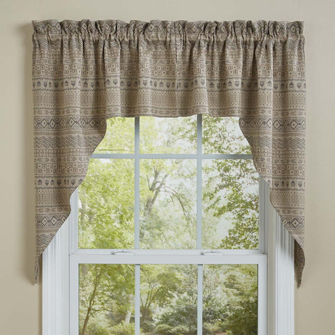Give your window a modern rustic touch with the Signal Mountain Swags! The tribal design, neutral colors, and bear accents provide a unique and stylish accent! Add the complementary kitchen linens and curtains for a complete look!