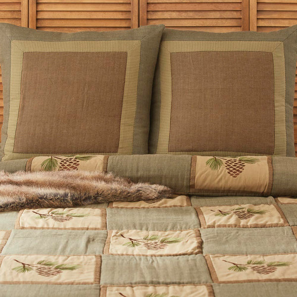 Welcome in a touch of the great outdoors with this country-lovely Pineview Euro Sham! Rich woodsy colors blend herringbone & houndstooth fabrics into a simplistic, comforting pattern. Rest easy with this charming sham! Coordinate with the Pineview bedding collection!