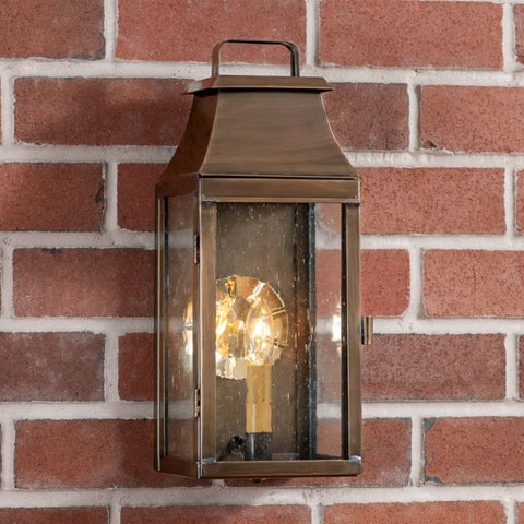 Our beautifully crafted Valley Forge Lantern recreates that special ambience of the lights that adorned the quaint homes of past eras. This versatile light will add a special welcoming warmth to any area. Five year guarantee.